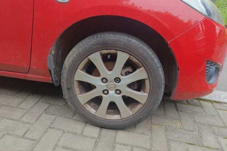 Used Mazda 2 2011 XuanDong 1.5L Manual Fashion Edition Right Front Wheel Hub