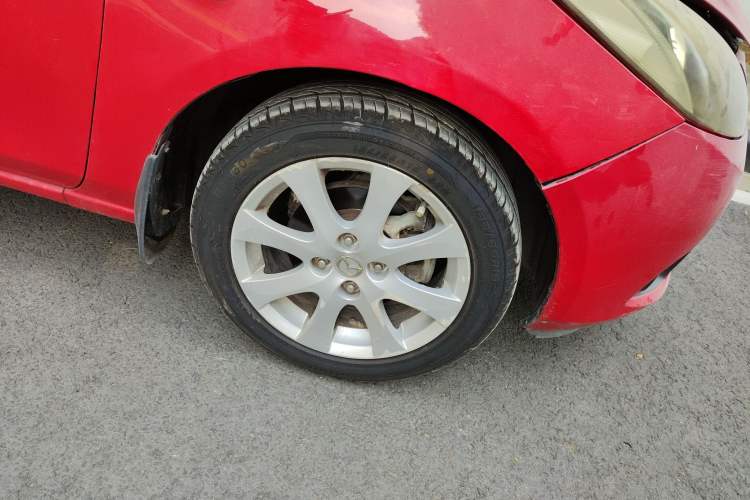 Used Mazda 2 2011 XuanDong 1.5L Automatic Value Edition Right Front Wheel Hub