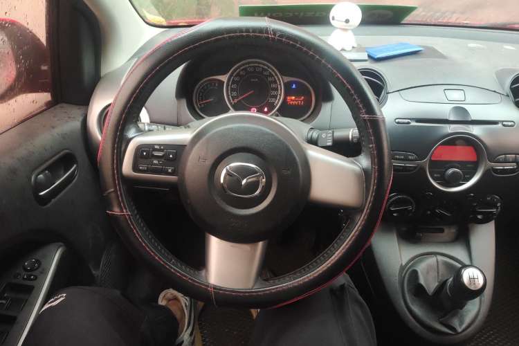 Used Mazda 2 2011 Xuan Dong 1.5L Manual Value Edition Steering Wheel