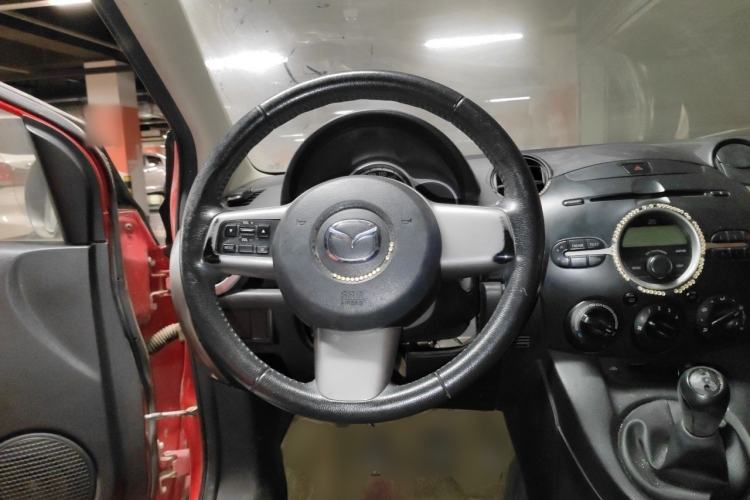 Used Mazda 2 2011 XuanDong 1.5L Manual Fashion Edition Steering Wheel