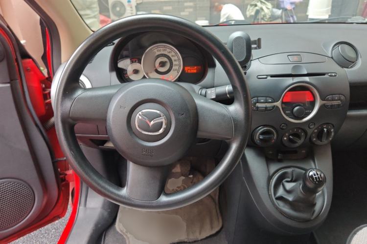 Used Mazda 2 2011 XuanDong 1.5L Manual Fashion Edition Steering Wheel