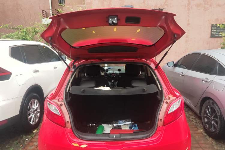 Used Mazda 2 2011 Xuan Dong 1.5L Manual Value Edition Trunk