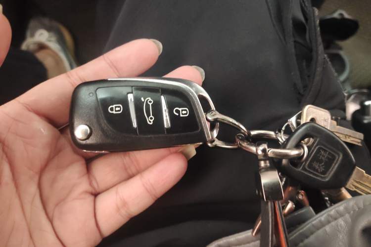 Used Mazda 2 2011 Xuan Dong 1.5L Manual Value Edition Vehicle Key