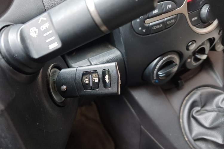 Used Mazda 2 2011 XuanDong 1.5L Manual Fashion Edition Vehicle Key
