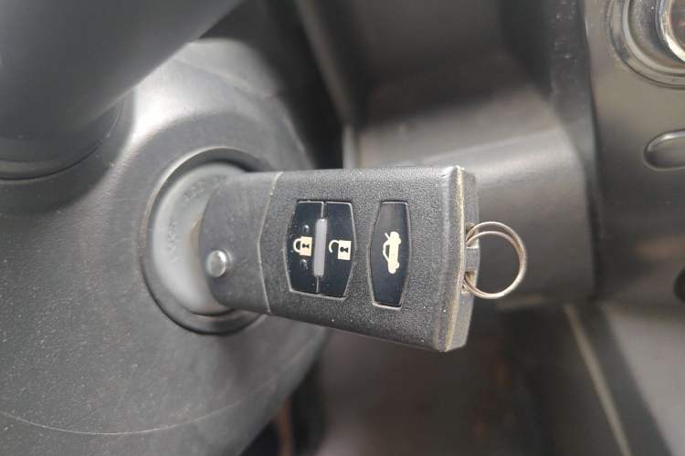 Used Mazda 2 2011 XuanDong 1.5L Manual Fashion Edition Vehicle Key