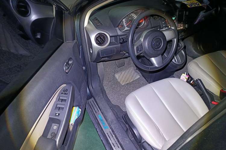 Used Mazda 2 2011 XuanDong 1.5L Automatic Value Edition Driver Seat