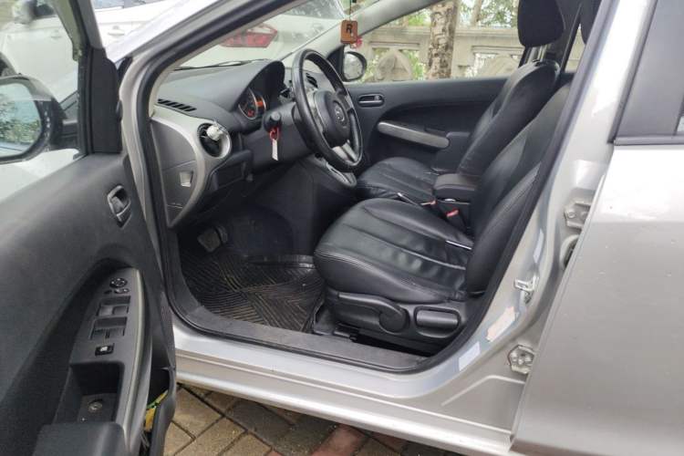 Used Mazda 2 2011 Xuan Dong 1.5L Automatic Luxury Edition Driver Seat