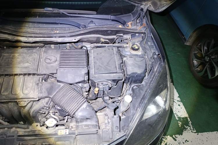 Used Mazda 2 2011 XuanDong 1.5L Automatic Value Edition Engine Bay Left
