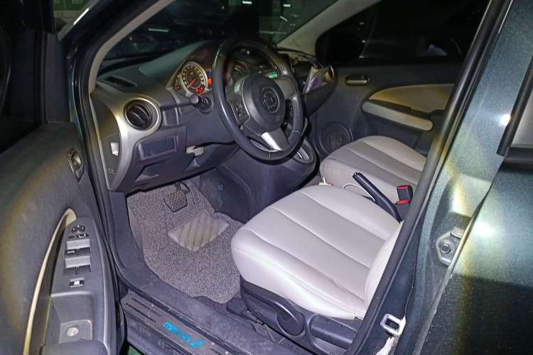 Used Mazda 2 2011 XuanDong 1.5L Automatic Value Edition Left Front Seat