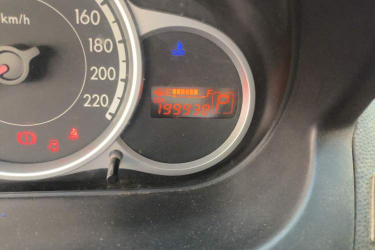 Used Mazda 2 2011 Xuan Dong 1.5L Automatic Luxury Edition Odometer Close Up