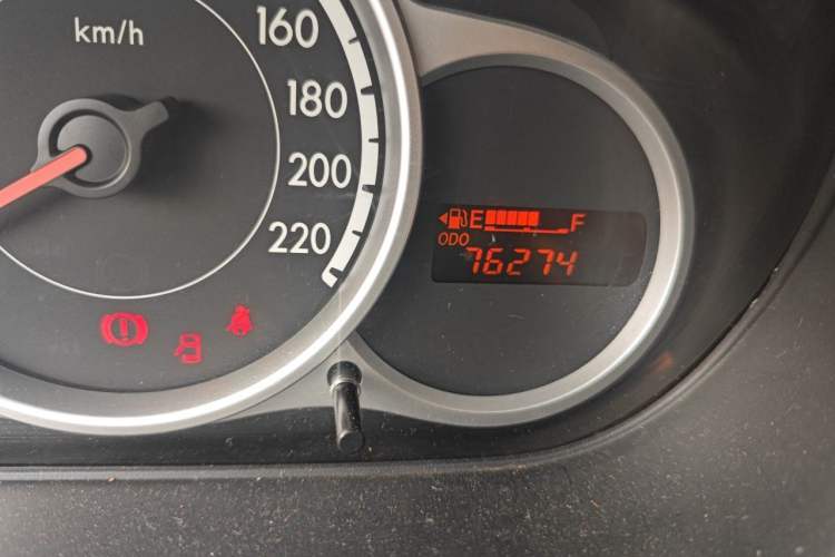 Used Mazda 2 2011 XuanDong 1.5L Manual Fashion Edition Odometer Close Up