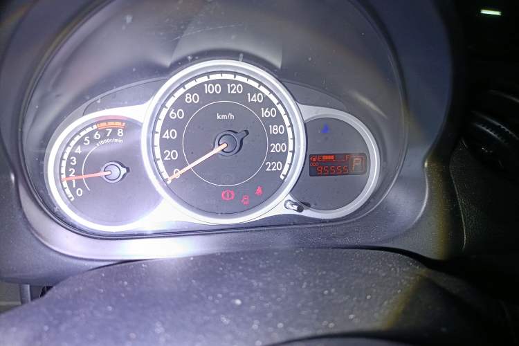 Used Mazda 2 2011 XuanDong 1.5L Automatic Value Edition Odometer Close Up