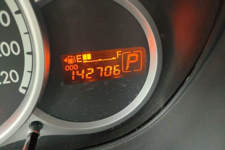 Used Mazda 2 2011 Xuan Dong 1.5L Automatic Luxury Edition Odometer Close Up
