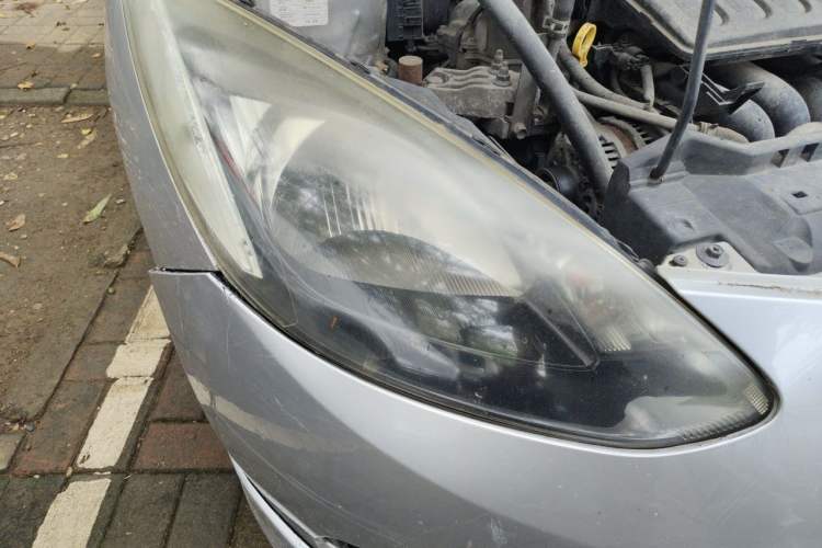 Used Mazda 2 2011 Xuan Dong 1.5L Automatic Luxury Edition Right Front Headlight