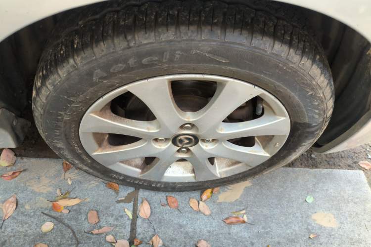 Used Mazda 2 2011 Xuan Dong 1.5L Automatic Luxury Edition Right Front Wheel Hub