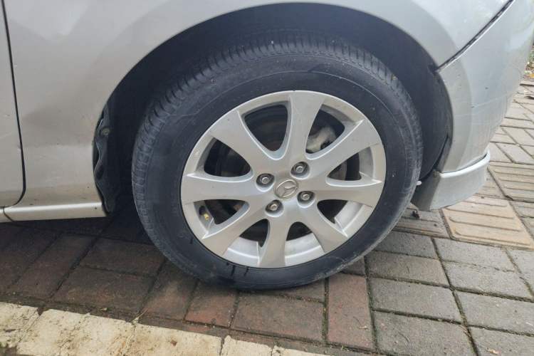Used Mazda 2 2011 Xuan Dong 1.5L Automatic Luxury Edition Right Front Wheel Hub