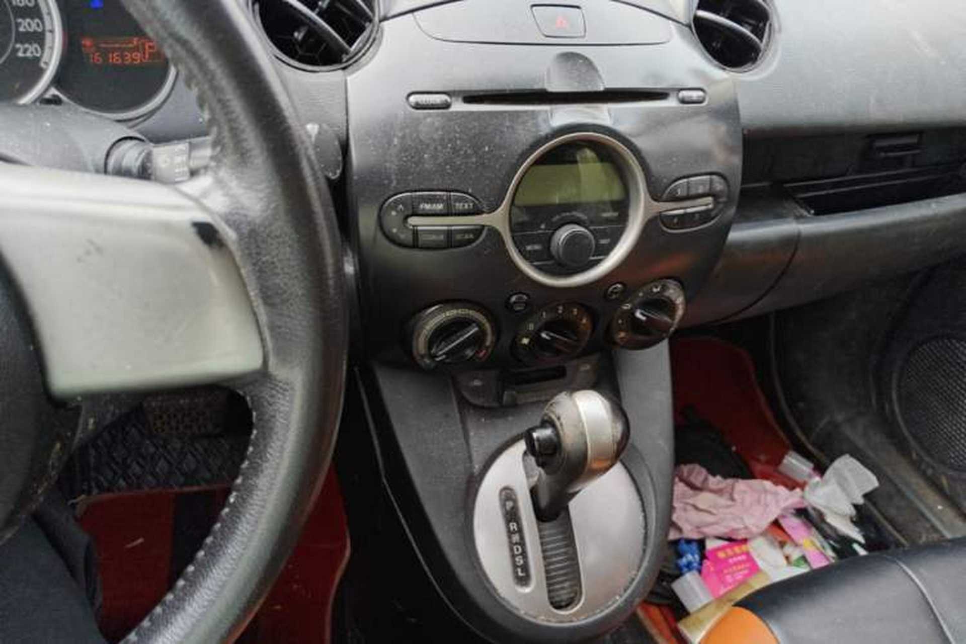 Used Mazda 2 2011 XuanDong 1.5L Automatic Value Edition Audio And AC Panel
