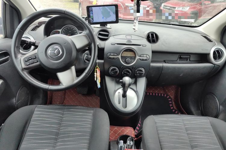 Used Mazda 2 2011 XuanDong 1.5L Automatic Value Edition Center Console