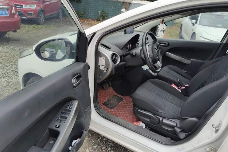 Used Mazda 2 2011 XuanDong 1.5L Automatic Value Edition Driver Seat
