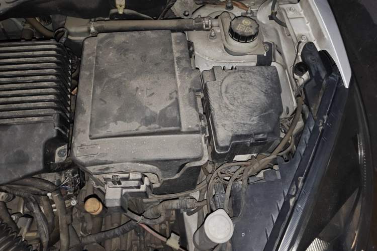 Used Mazda 2 2011 XuanDong 1.5L Automatic Value Edition Engine Bay Left