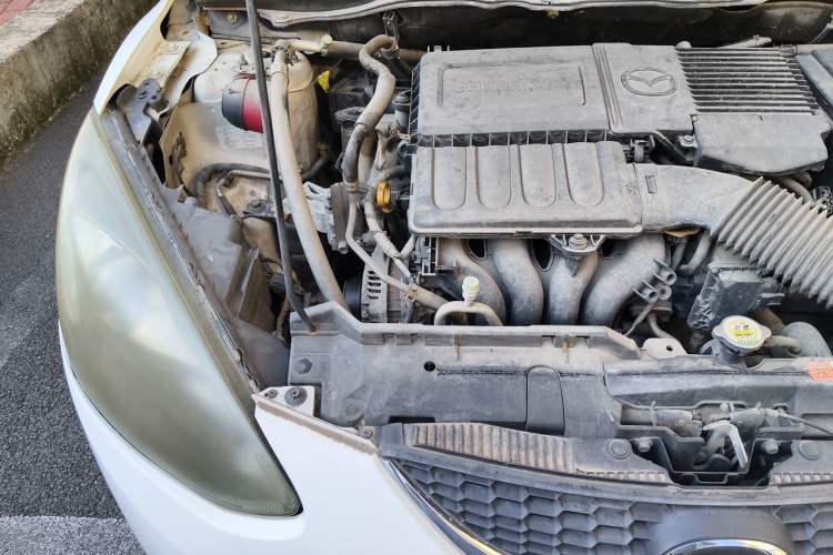 Used Mazda 2 2011 XuanDong 1.5L Manual Fashion Edition Engine Bay Right