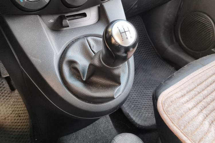 Used Mazda 2 2011 XuanDong 1.5L Manual Fashion Edition Gear Lever