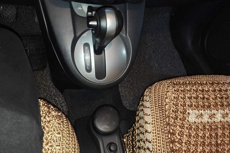 Used Mazda 2 2011 XuanDong 1.5L Automatic Value Edition Gear Lever