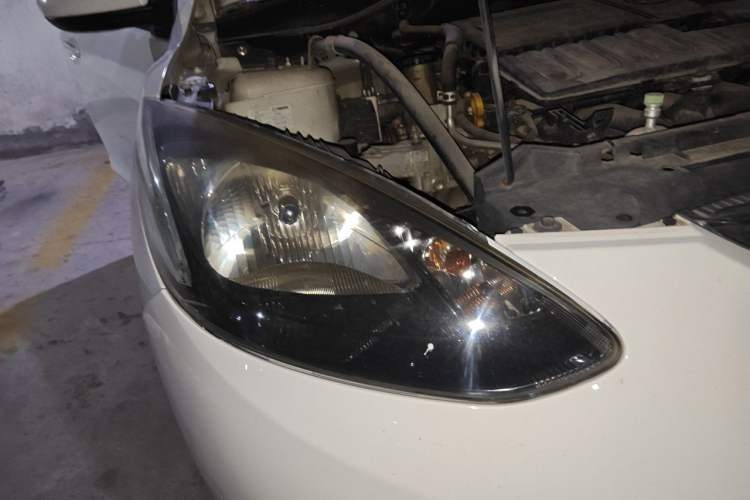 Used Mazda 2 2011 XuanDong 1.5L Automatic Value Edition Right Front Headlight
