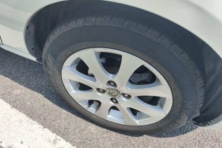 Used Mazda 2 2011 XuanDong 1.5L Automatic Value Edition Right Front Wheel Hub