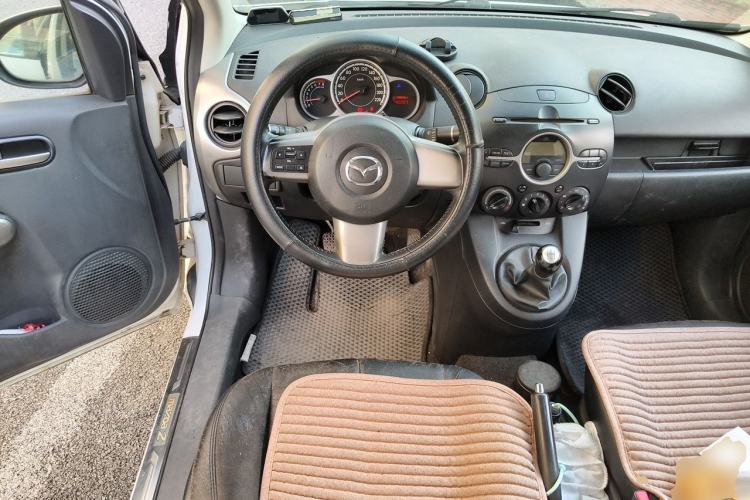 Used Mazda 2 2011 XuanDong 1.5L Manual Fashion Edition Steering Wheel