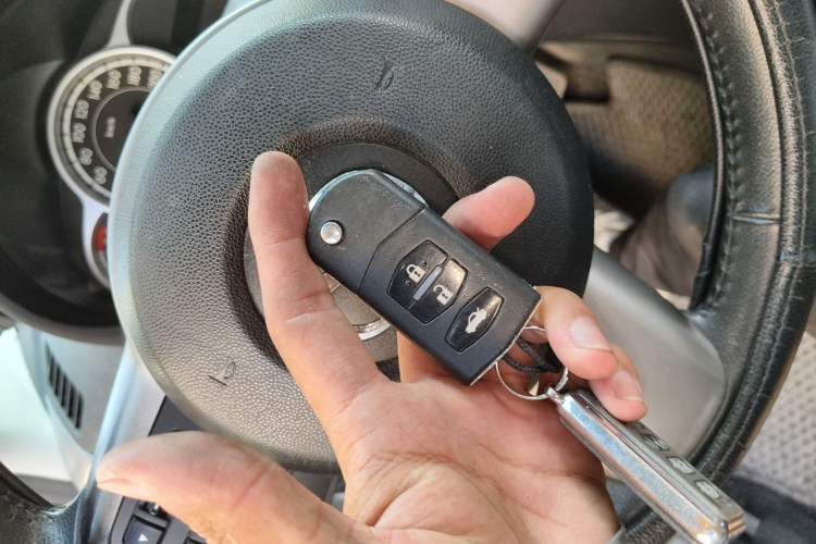 Used Mazda 2 2011 XuanDong 1.5L Manual Fashion Edition Vehicle Key