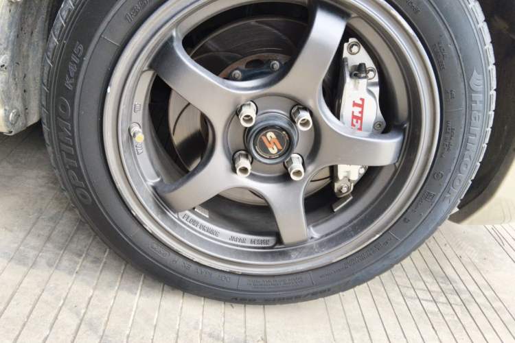Used Mazda 2 2011 XuanDong 1.5L Automatic Fashion Edition Right Front Wheel Hub