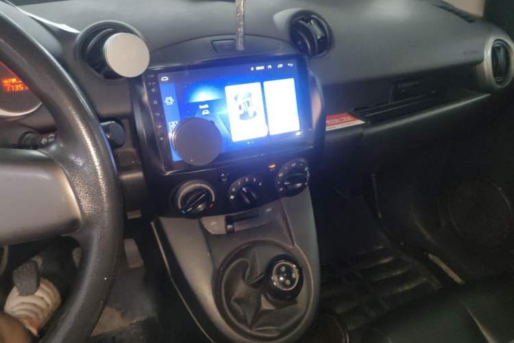 Used Mazda 2 2012 Sedan XuanDong 1.5L Manual Fashion Edition Audio And AC Panel