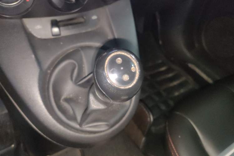 Used Mazda 2 2012 Sedan XuanDong 1.5L Manual Fashion Edition Gear Lever
