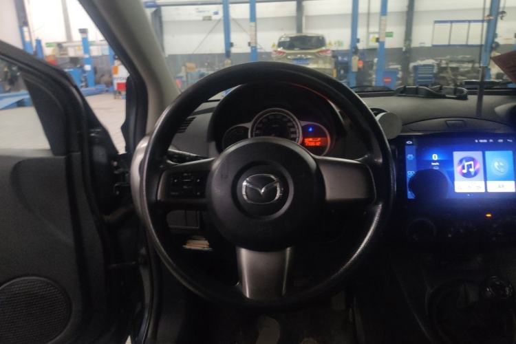 Used Mazda 2 2012 Sedan XuanDong 1.5L Manual Fashion Edition Steering Wheel