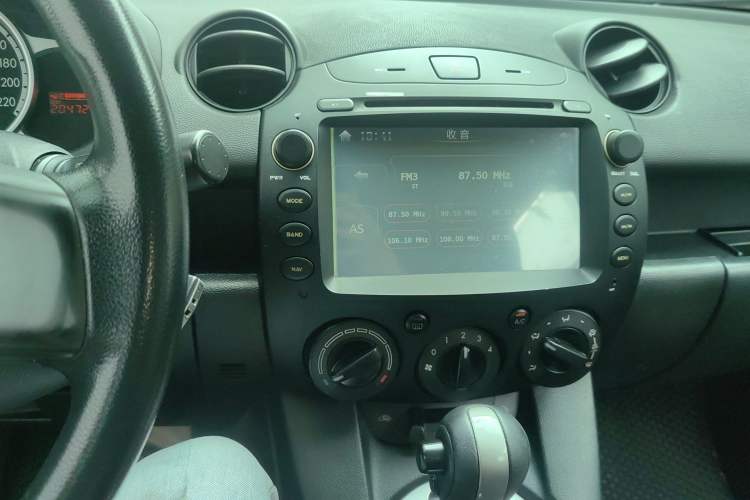 Used Mazda 2 2012 Sedan XuanDong 1.5L Automatic Fashion Edition Audio And AC Panel