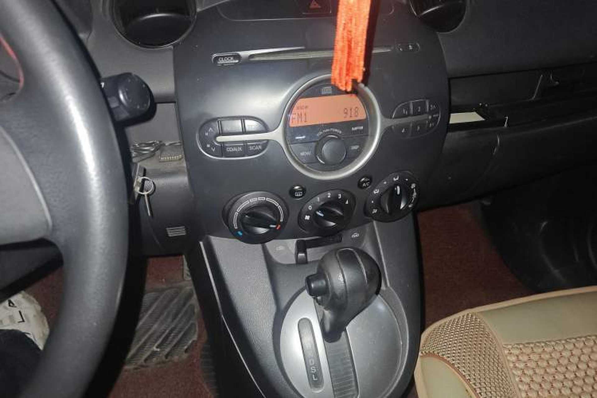 Used Mazda 2 2012 Hatchback Xuan Dong 1.3L Automatic Standard Edition Audio And AC Panel