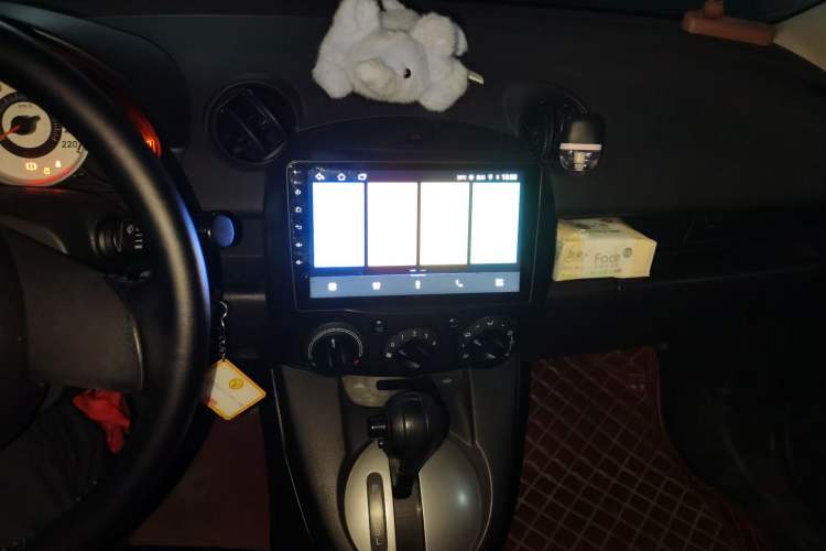 Used Mazda 2 2012 Hatchback Xuan Dong 1.3L Automatic Standard Edition Audio And AC Panel