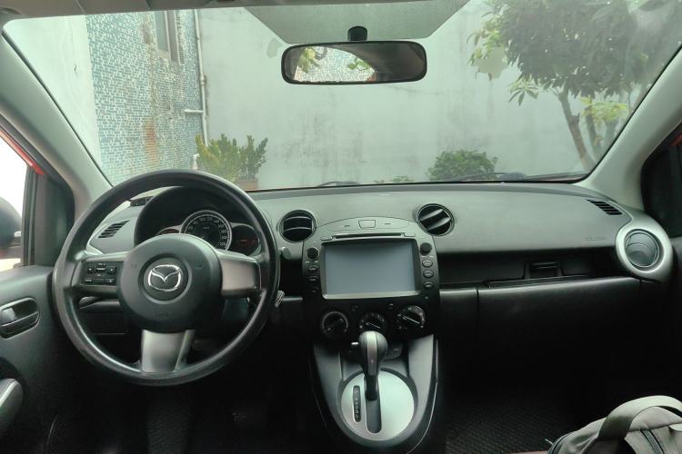 Used Mazda 2 2012 Sedan XuanDong 1.5L Automatic Fashion Edition Center Console
