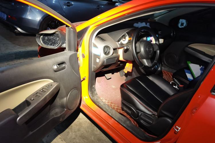 Used Mazda 2 2012 Hatchback Xuan Dong 1.3L Automatic Standard Edition Driver Seat