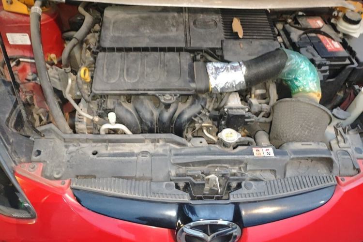 Used Mazda 2 2012 Hatchback Xuan Dong 1.5L Manual Value-Added Edition Engine Bay