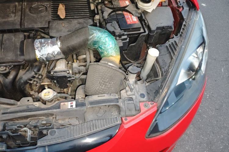 Used Mazda 2 2012 Hatchback Xuan Dong 1.5L Manual Value-Added Edition Engine Bay Left