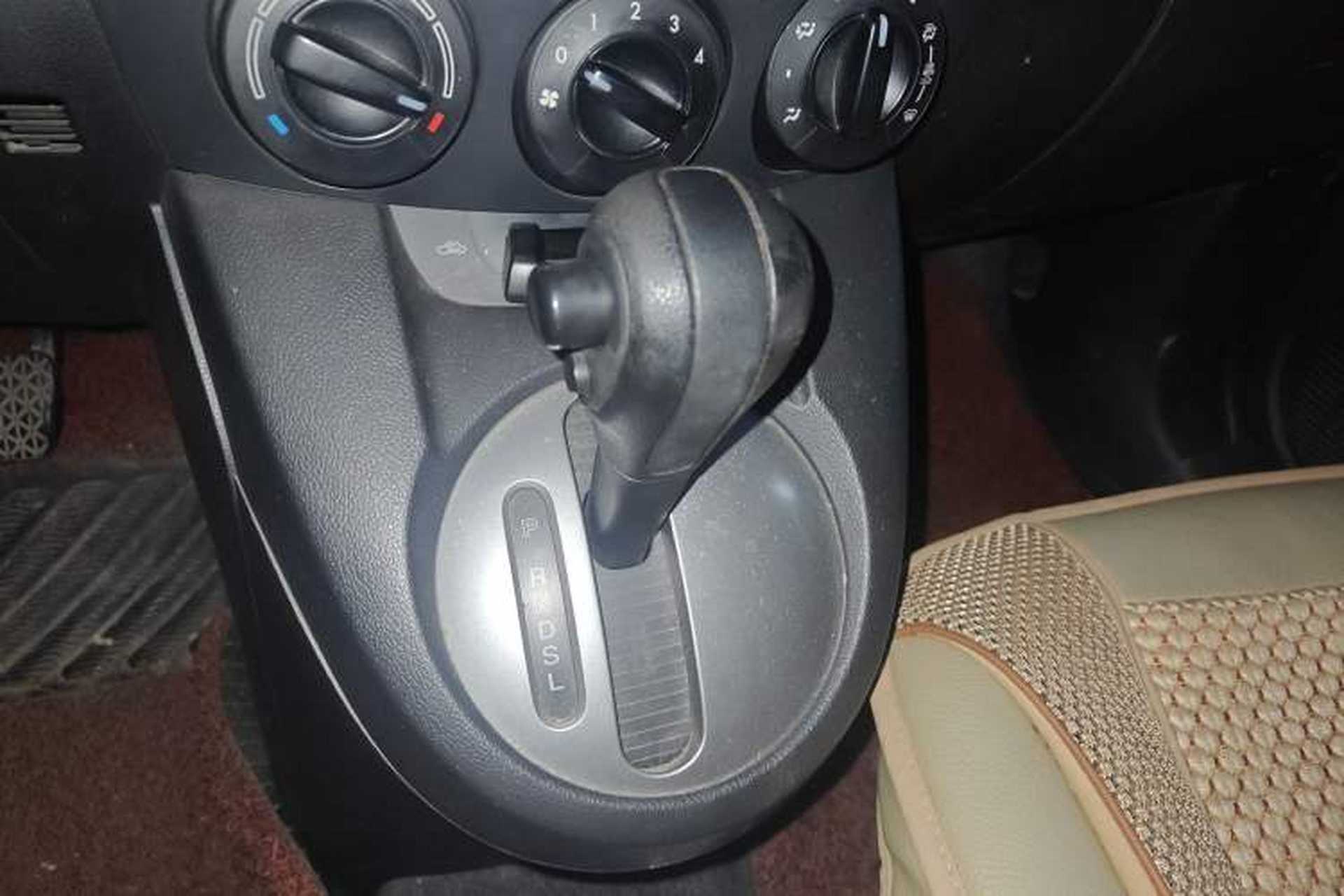 Used Mazda 2 2012 Hatchback Xuan Dong 1.3L Automatic Standard Edition Gear Lever