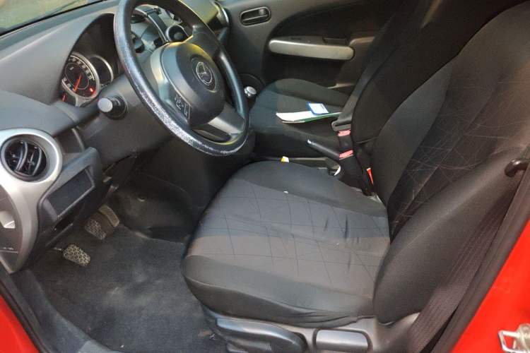 Used Mazda 2 2012 Hatchback Xuan Dong 1.5L Manual Value-Added Edition Left Front Seat