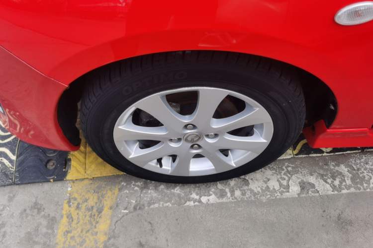 Used Mazda 2 2012 Hatchback Xuan Dong 1.5L Automatic Value Edition Left Front Wheel Hub