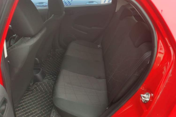 Used Mazda 2 2012 Hatchback Xuan Dong 1.5L Automatic Value Edition Left Rear Seat