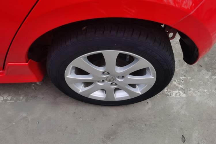 Used Mazda 2 2012 Hatchback Xuan Dong 1.5L Automatic Value Edition Left Rear Wheel Hub