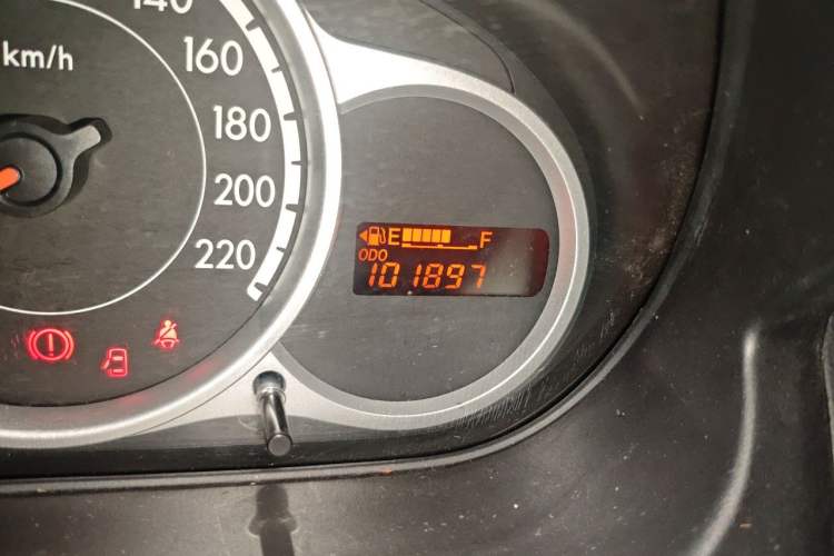 Used Mazda 2 2012 Hatchback Xuan Dong 1.5L Manual Value-Added Edition Odometer Close Up