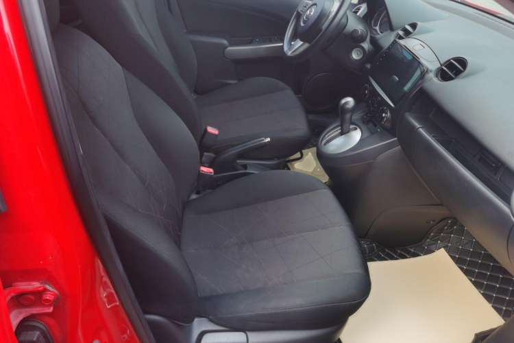 Used Mazda 2 2012 Hatchback Xuan Dong 1.5L Automatic Value Edition Right Front Seat