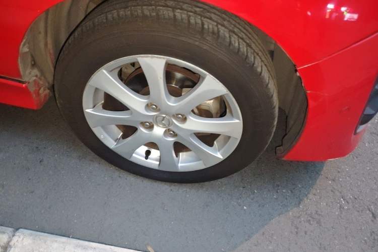 Used Mazda 2 2012 Hatchback Xuan Dong 1.5L Manual Value-Added Edition Right Front Wheel Hub
